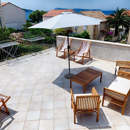 Komiža Apartments Kastelani מראה חיצוני תמונה
